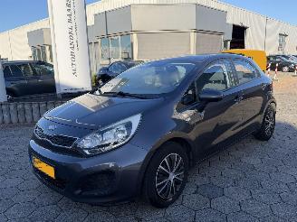 Coche accidentado Kia Rio 1.2 CVVT Comfort Pack 2013/7