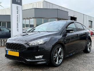 krockskadad bil auto Ford Focus 1.0 ST-Line 2018/7