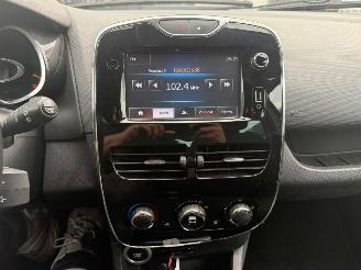 Renault Clio Estate 0.9 TCe Night&Day picture 18