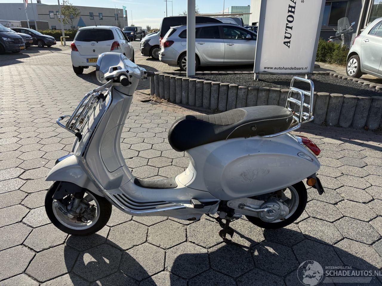 Vespa  Primavera 2T