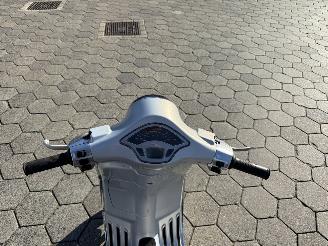 Vespa  Primavera 2T picture 7