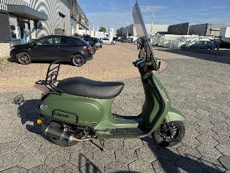 skadebil bromfiets La Souris  Bromscooter Sourini S 2023/6