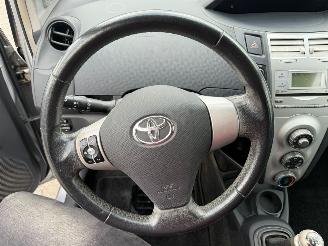 Toyota Yaris 1.3 VVTi Sol picture 17