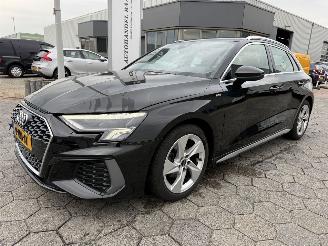 skadebil auto Audi A3 Sportback 35 TFSI S edition 2022/4