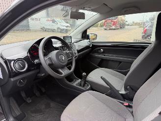 Volkswagen Up! 1.0 groove up! BlueMotion picture 11