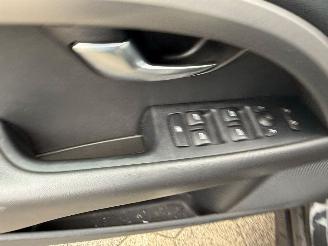 Volvo V-70 1.6 D2 Kinetic AUTOMAAT picture 14