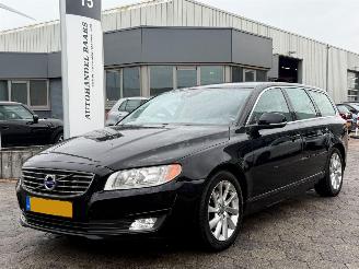 Damaged car Volvo V-70 1.6 D2 Kinetic AUTOMAAT 2013/9