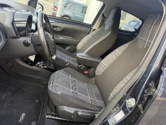 Peugeot 108 1.0 e-VTi Allure picture 11