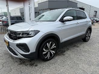 Vaurioauto  passenger cars Volkswagen T-Cross Automaat 1.0 TSI Life Edition 2025/11