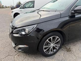Peugeot 308 SW 1.2 PureTech Allure picture 9