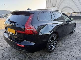 Volvo V-60 2.0 B3 Essential Edition picture 4