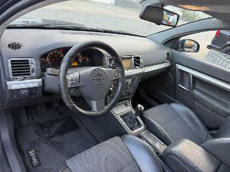 Opel Vectra GTS 1.8-16V Temptation Excellence picture 15