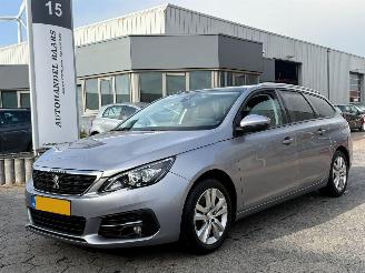 skadebil auto Peugeot 308 SW 1.2 PureTech Blue Lease Executive 2019/8