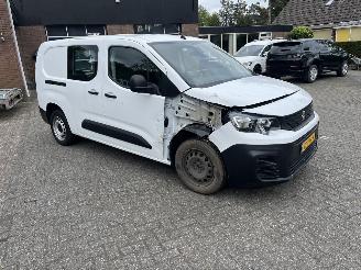 skadebil bedrijf Peugeot Partner 1.5 BLUE HDI HDI PREMIUM LANG 2022/9