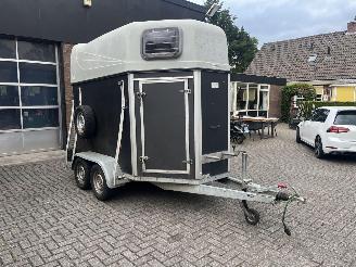 Schade aanhangwagen -  PAARDETRAILER  XTRAILERS 2010/4