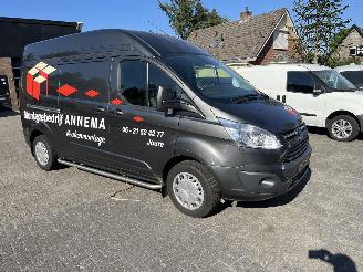 krockskadad bil bedrijf Ford Transit Custom 290 2.0 TDCI L2H1 LIMITED LANG HOOG 2016/8