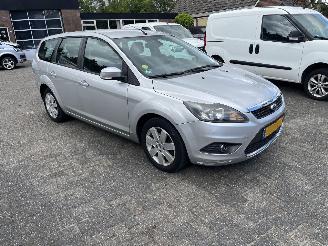 Schadeauto Ford Focus 1.8 LIMITED COMBI KLIMA. 2009/10