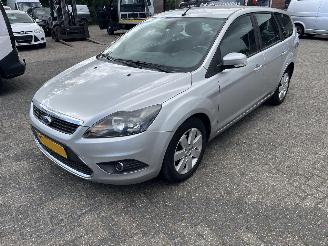 Voiture accidenté Ford Focus 1.8 LIMITED COMBI KLIMA. 2009/10