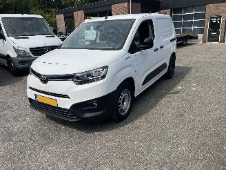 damaged commercial vehicles Toyota Proace CITY ELECTRIC. FIRST EDITION. 50 KWH. 2022/5