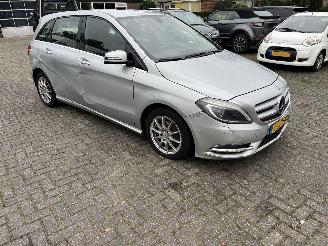 skadebil auto Mercedes B-klasse 180 AUTOMAAT. AMBITION. 2013/9