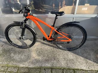 krockskadad bil fiets Batavus  mountinbike EXPL 500 rockrider. 2023/5