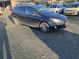 krockskadad bil auto Ford Focus 1.6 ECO SPORT. TITANIUM. 2013/8