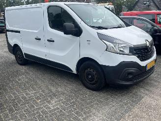 krockskadad bil bedrijf Renault Trafic 1.6 DCI T29 Comfort. energy 2016/6