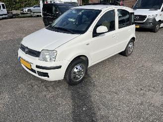 krockskadad bil auto Fiat Panda 1.3 multiejet. edizone cool 2010/6