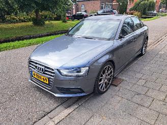 Vaurioauto  passenger cars Audi A4 1.8 TFSi S line LIMOUSINE 2013/12