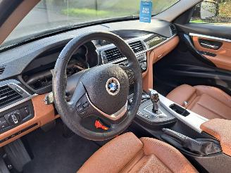 BMW 3-serie 318i luxery edition automaat picture 3