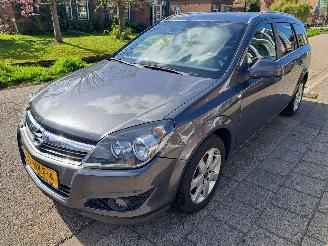 Unfallwagen Opel Astra 1.6 cosmo 2010/9