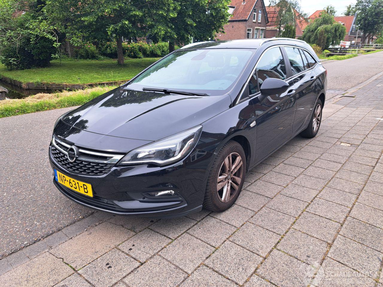 Opel Astra 1.0i SPORTS TOURER