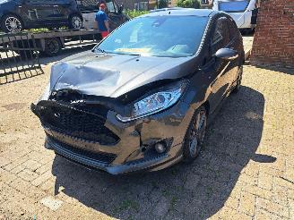 krockskadad bil auto Ford Fiesta 1.0i ST line 2016/10