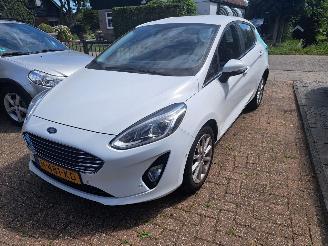 krockskadad bil auto Ford Fiesta 1.0i Titanium 2020/2