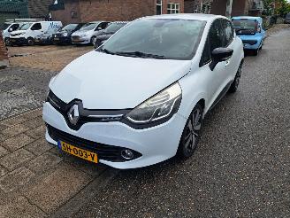 skadebil auto Renault Clio 0.9 tce 2014/3