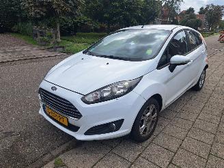Damaged car Ford Fiesta 1.25i sen edition 2014/2