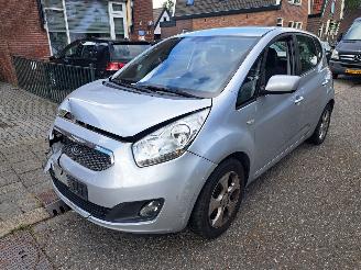 Vaurioauto  passenger cars Kia Venga 1.6 cvvt X-tra automaat 2010/2