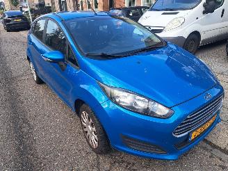 skadebil auto Ford Fiesta 1.0i style 2013/11