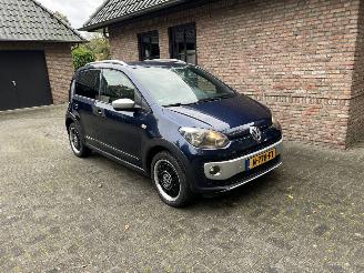 krockskadad bil auto Volkswagen Up! 1.0 GROOVE CROSS UP BLUEMOTION 2015/4