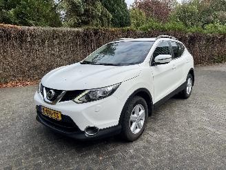 krockskadad bil auto Nissan Qashqai 1.2 TEKNA AIRCO 2016/3