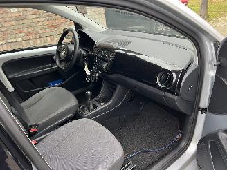 Volkswagen Up! 1.0 MOVE UP! BLUEMOTIOM AIRCO picture 3