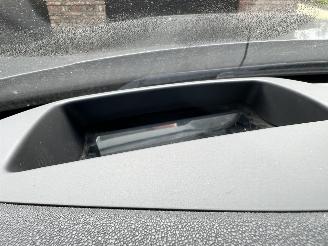 Land Rover Discovery Sport 3.0 TD6 FIRST EDITION (GRIJS KENTEKEN) PANO picture 28