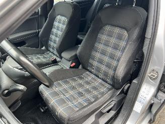 Volkswagen e-Golf  picture 19