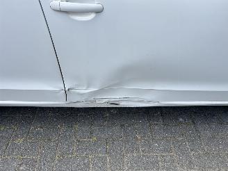 Volkswagen Up! 1.0 BTM MOVE UPi AIRCO picture 8