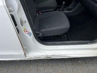 Volkswagen Up! 1.0 BTM MOVE UPi AIRCO picture 9