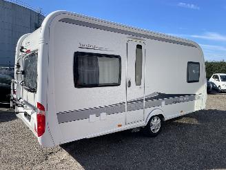 krockskadad bil caravan Hobby  HOBBY ALLEEN VOOR ONDERDELEN 2013/8