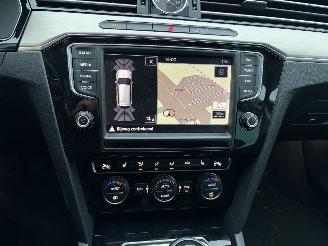 Volkswagen Passat 1.6 TDI Highline Airco NAVI Cruise PDC picture 14