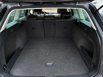 Volkswagen Passat 1.6 TDI Highline Airco NAVI Cruise PDC picture 12