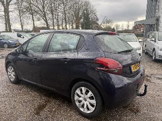Peugeot 208 1.0 Pure Tech Access AIRCO PDC CRUISE picture 3