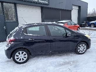 Peugeot 208 1.0 Pure Tech Access AIRCO PDC CRUISE picture 5